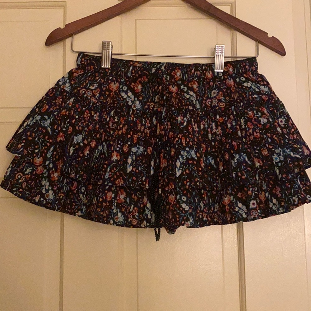 Floral mini skirt, size small